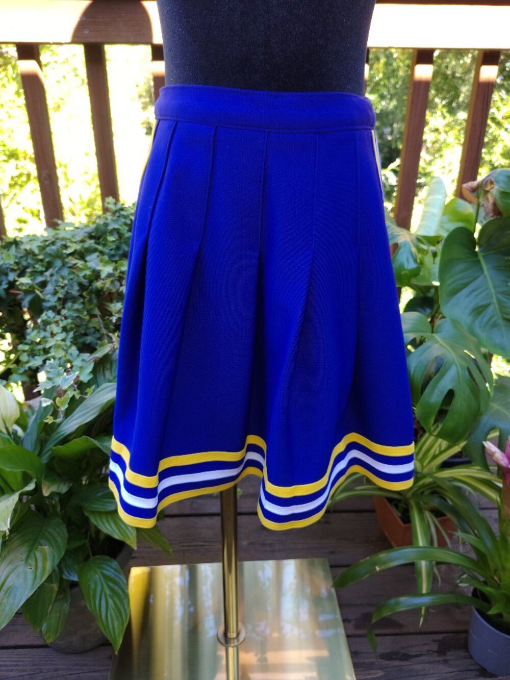 Cheerleading Skirt, Size 2 (item A8)